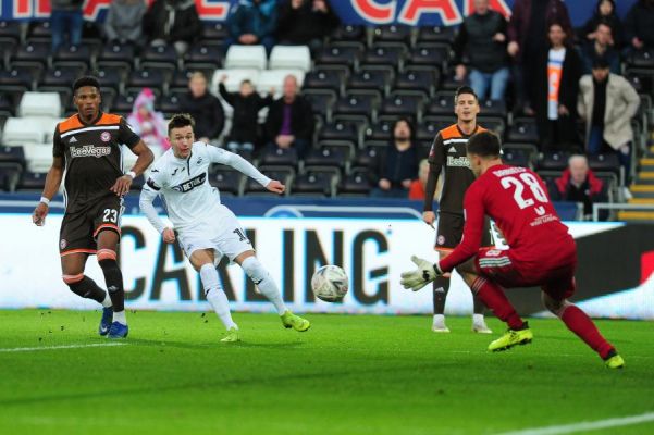 CELINA SENDS SWANS INTO THE LAST EIGHT